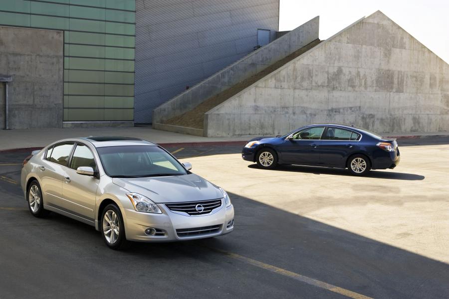  Nissan Altima 2010 года  (фото 9 из 53)